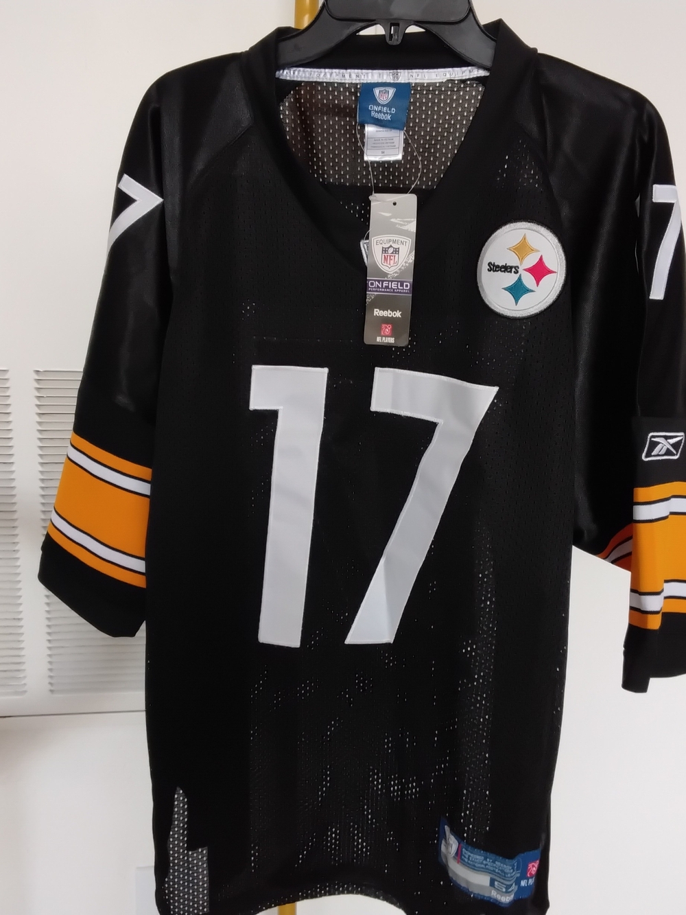 Reebok Men’s Black & Gold Pittsburgh Steelers #17 Football Jersey